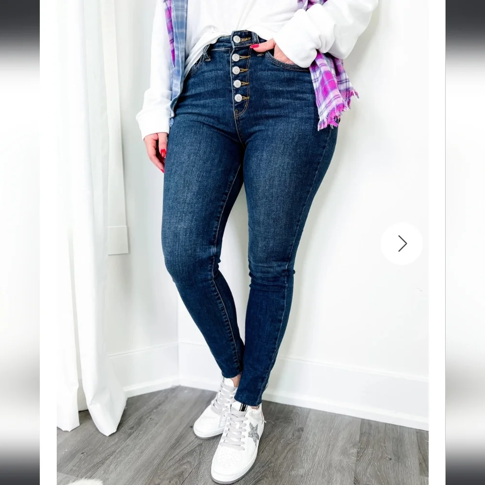 Judy Blue Dark Wash Button fly Skinny Jeans - Picture 4 of 6